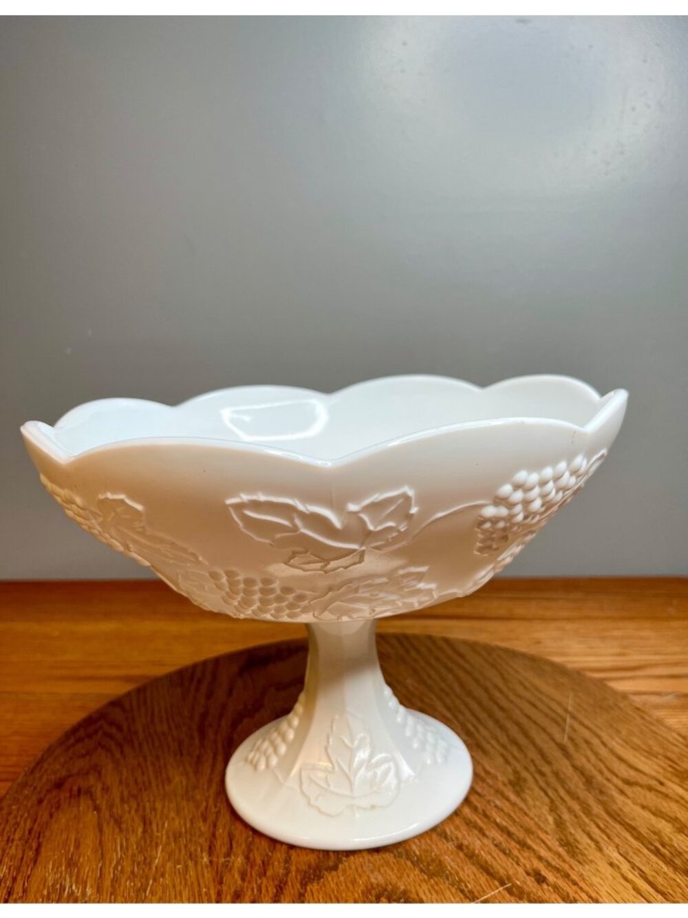 Vintage Indiana Colony White Milk Glass Grape Harvest Pedestal Fruit Bowl 10"